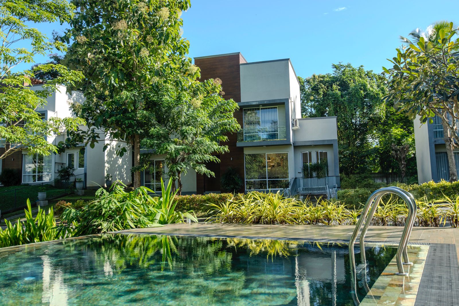 Lake Villas Premium